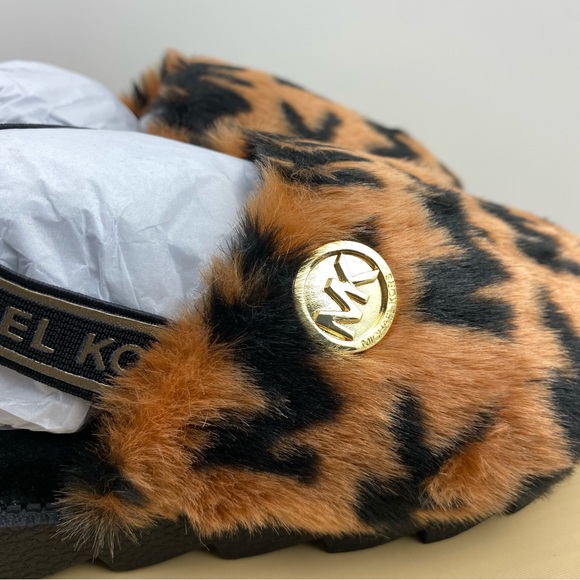 Michael Kors Girls Janis Kamryn Chunky Platform Slides Sandals Faux Fur NEW - Picture 8 of 9